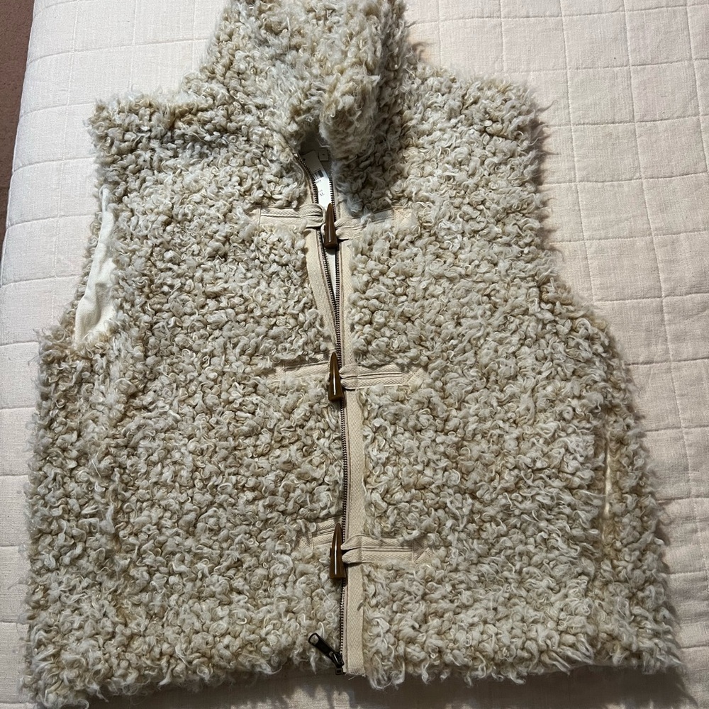 Cozy shearling women’s vest